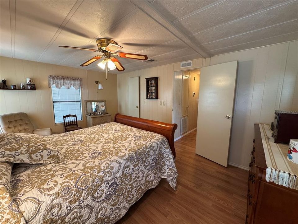 For Sale: $175,000 (2 beds, 2 baths, 1224 Square Feet)