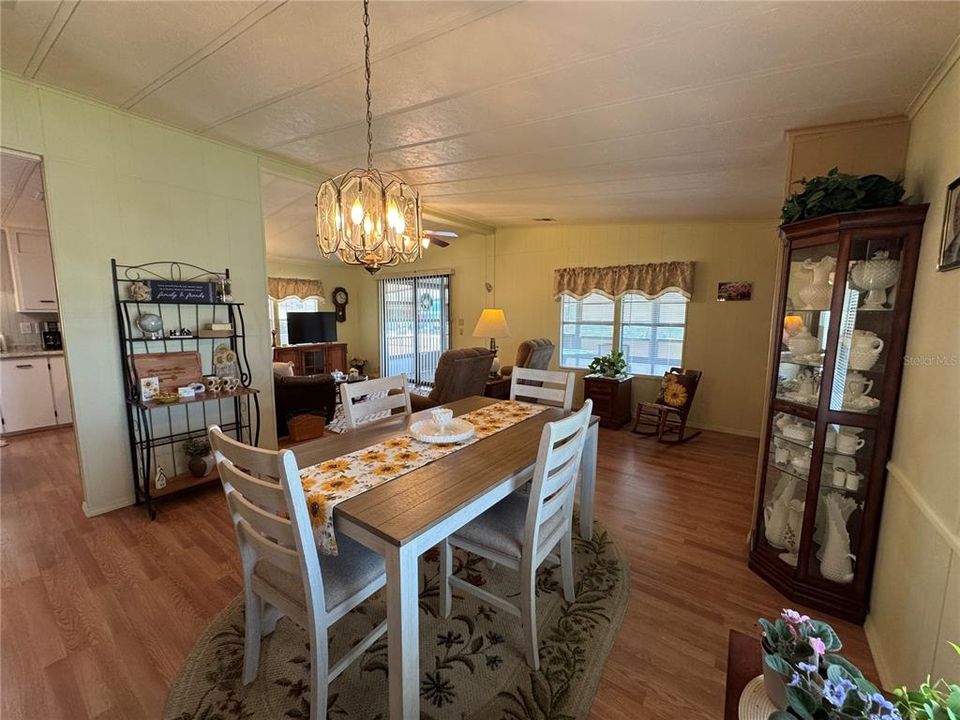 For Sale: $175,000 (2 beds, 2 baths, 1224 Square Feet)