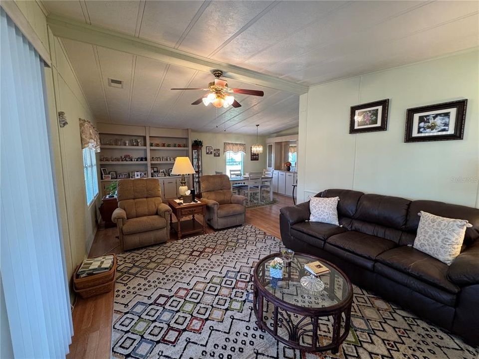 For Sale: $175,000 (2 beds, 2 baths, 1224 Square Feet)
