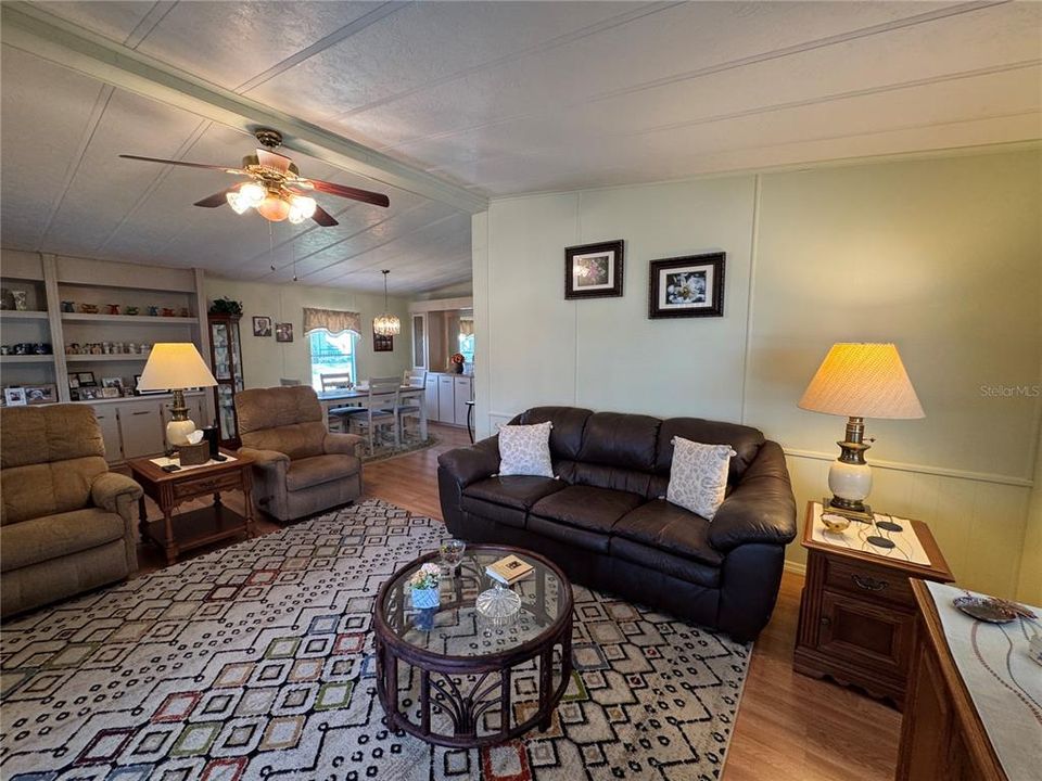 For Sale: $175,000 (2 beds, 2 baths, 1224 Square Feet)