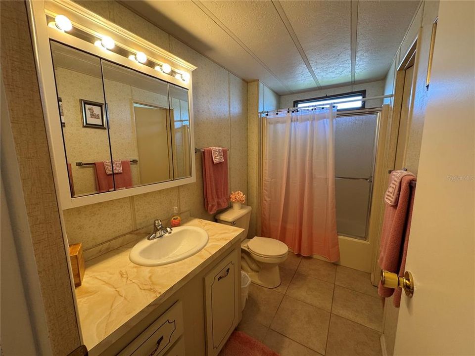 For Sale: $175,000 (2 beds, 2 baths, 1224 Square Feet)