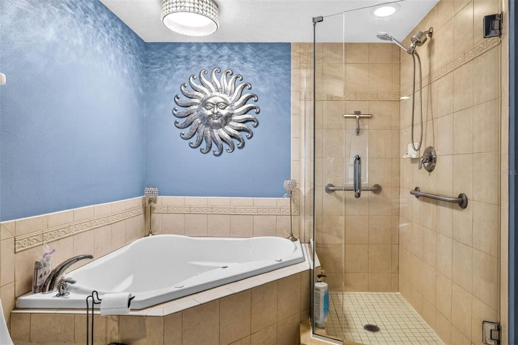 For Sale: $325,000 (3 beds, 2 baths, 1525 Square Feet)