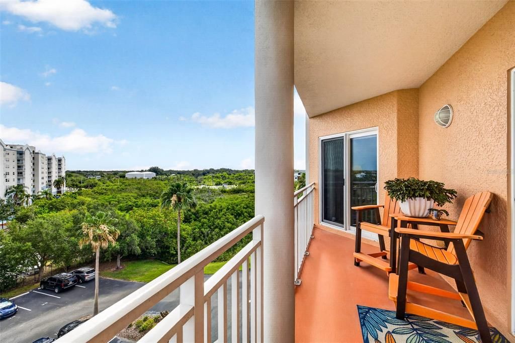 For Sale: $325,000 (3 beds, 2 baths, 1525 Square Feet)