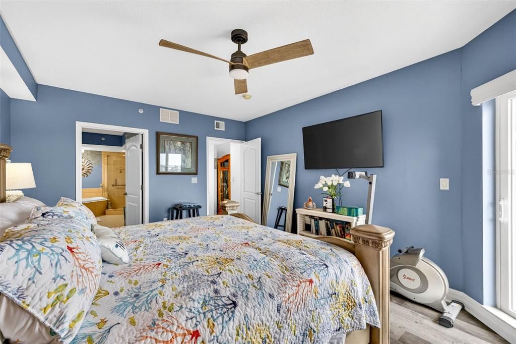For Sale: $325,000 (3 beds, 2 baths, 1525 Square Feet)