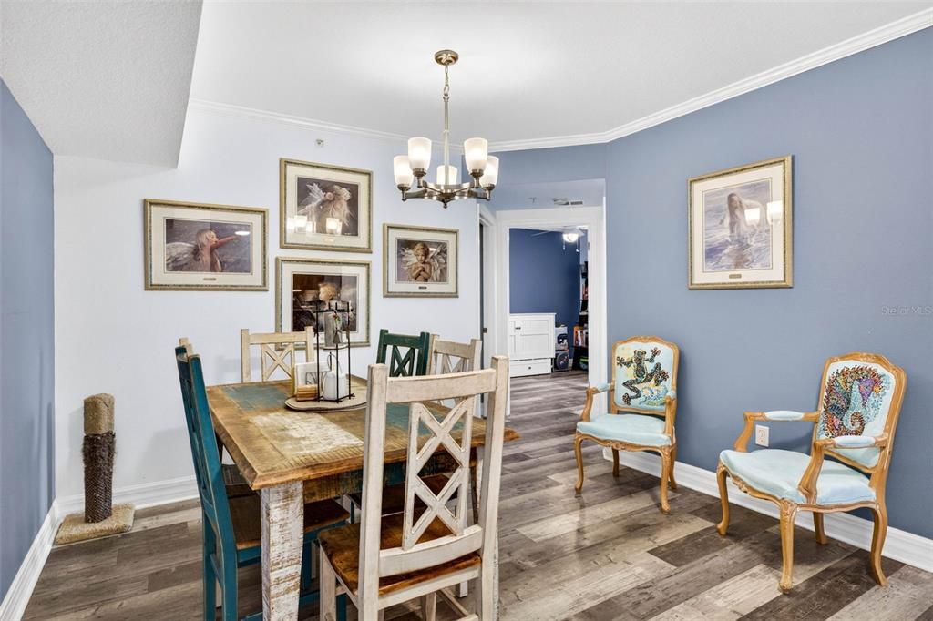For Sale: $325,000 (3 beds, 2 baths, 1525 Square Feet)
