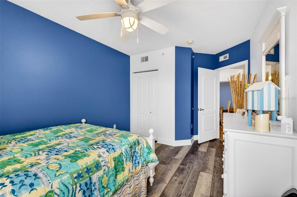 For Sale: $325,000 (3 beds, 2 baths, 1525 Square Feet)