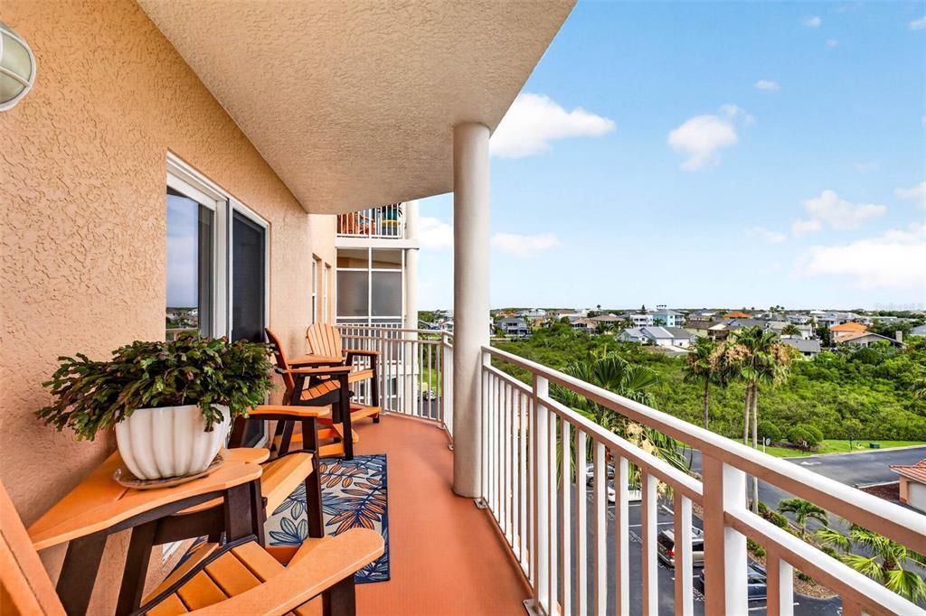For Sale: $325,000 (3 beds, 2 baths, 1525 Square Feet)