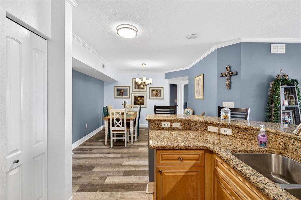 For Sale: $325,000 (3 beds, 2 baths, 1525 Square Feet)