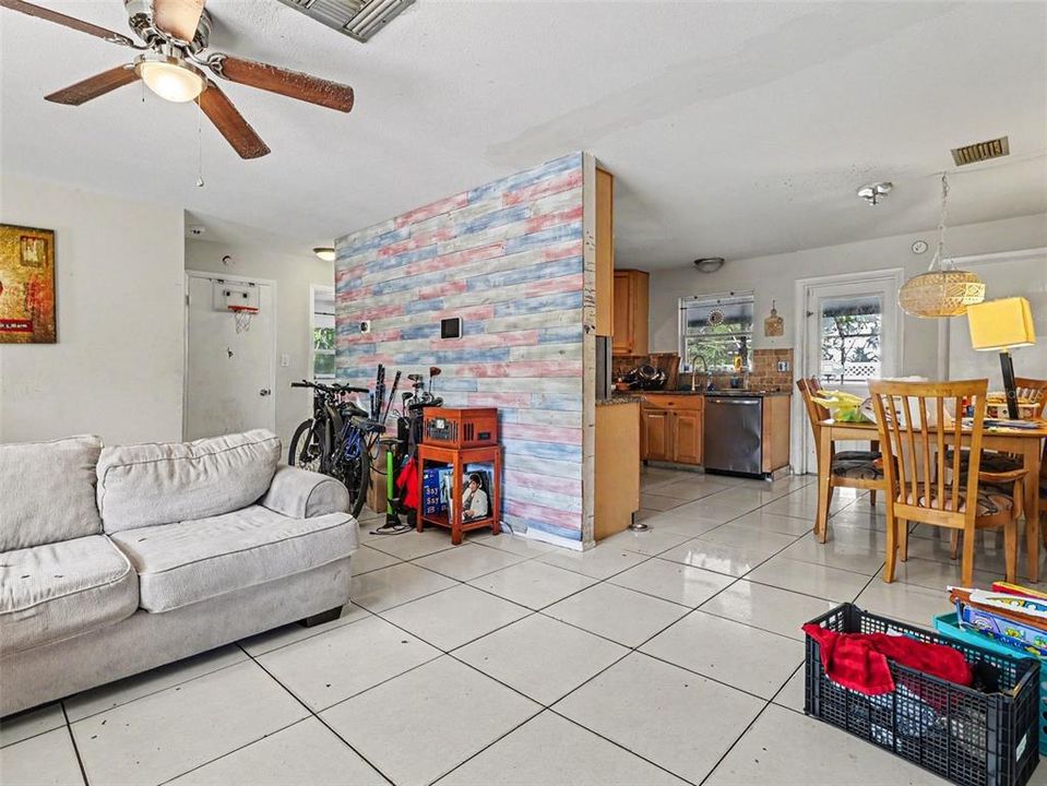 En Venta: $350,000 (3 camas, 2 baños, 1486 Pies cuadrados)