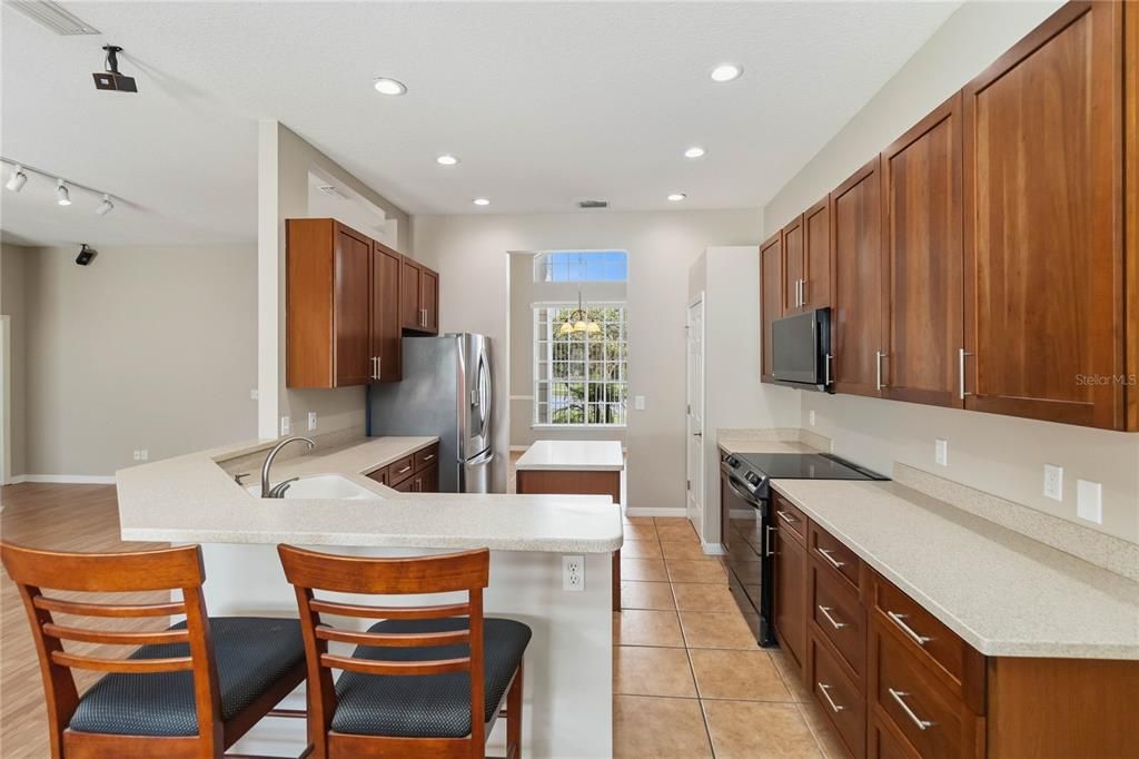 For Sale: $610,000 (4 beds, 3 baths, 2116 Square Feet)