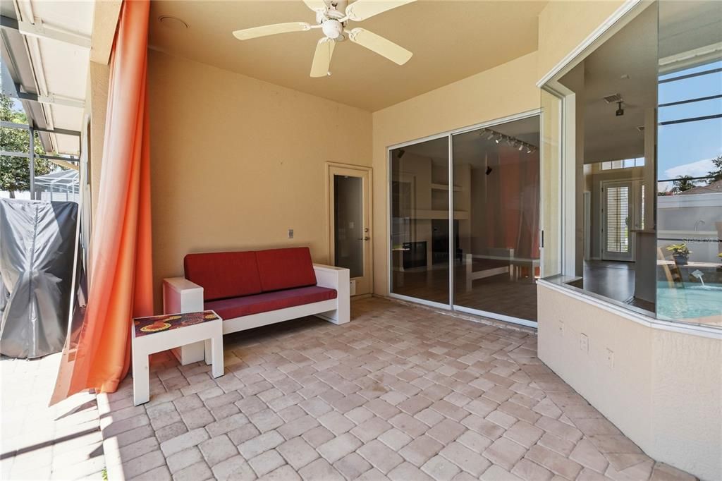 For Sale: $610,000 (4 beds, 3 baths, 2116 Square Feet)