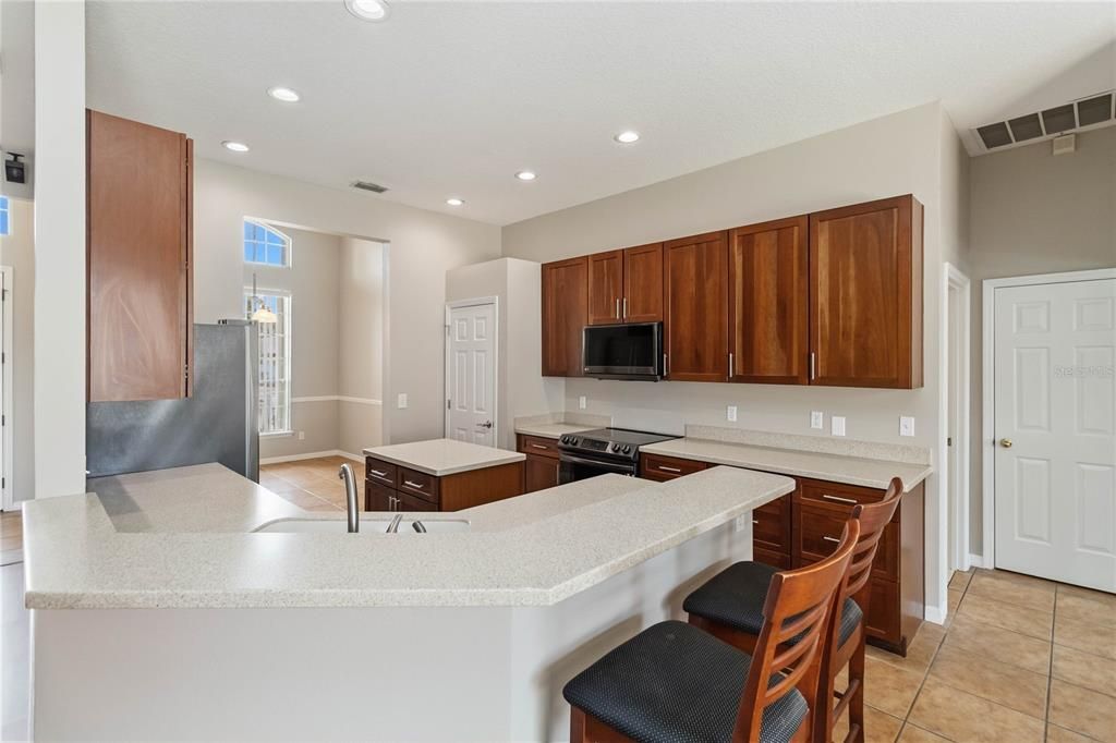 For Sale: $610,000 (4 beds, 3 baths, 2116 Square Feet)