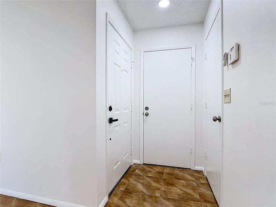 Под контрактом: $235,000 (3 спален, 2 ванн, 1072 Квадратных фут)