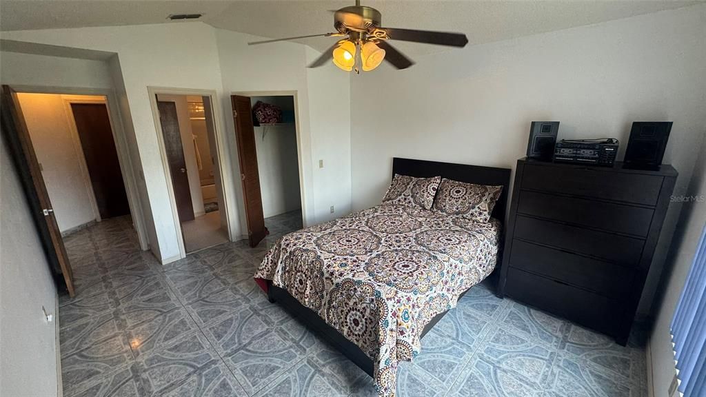 For Sale: $360,000 (3 beds, 2 baths, 1450 Square Feet)