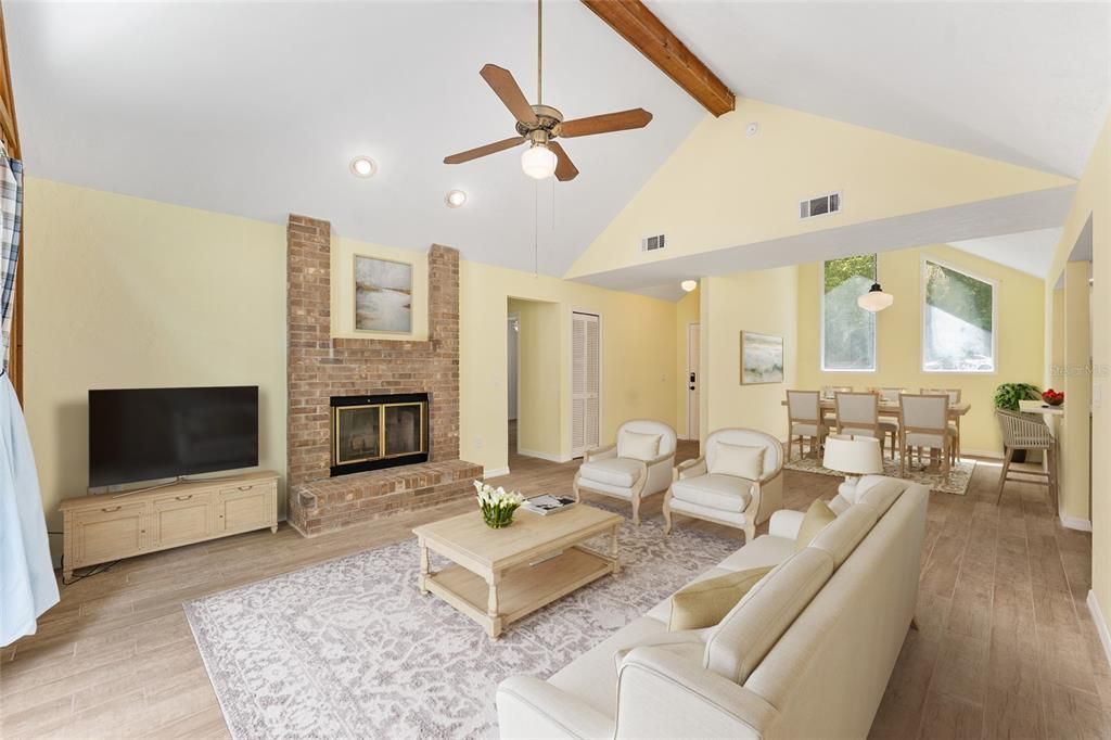 Active With Contract: $335,000 (3 beds, 2 baths, 1511 Square Feet)