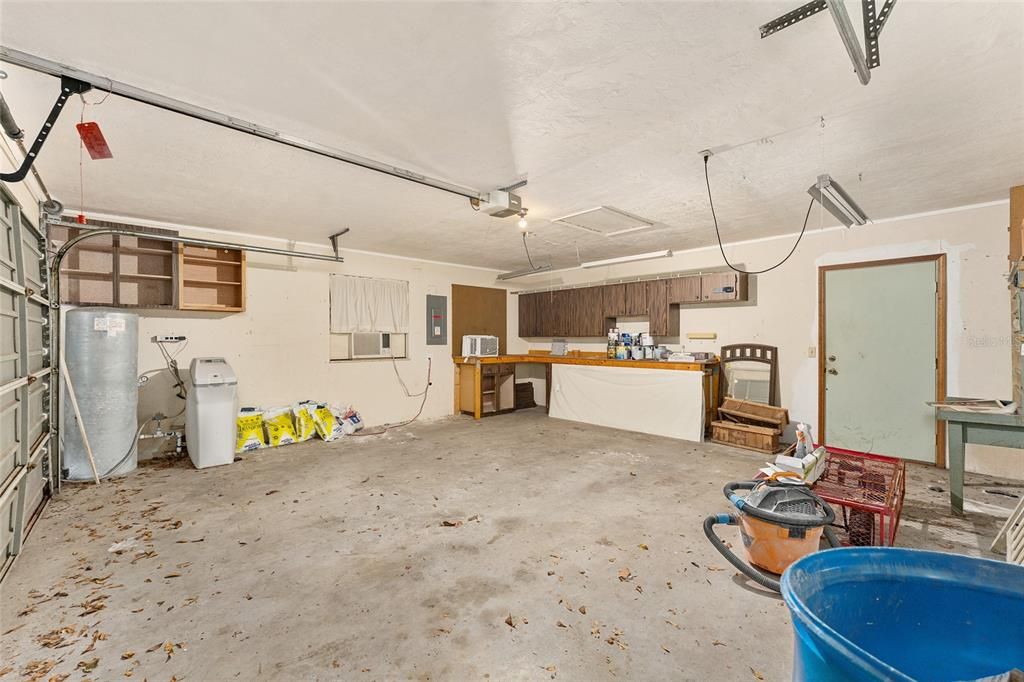 Active With Contract: $335,000 (3 beds, 2 baths, 1511 Square Feet)