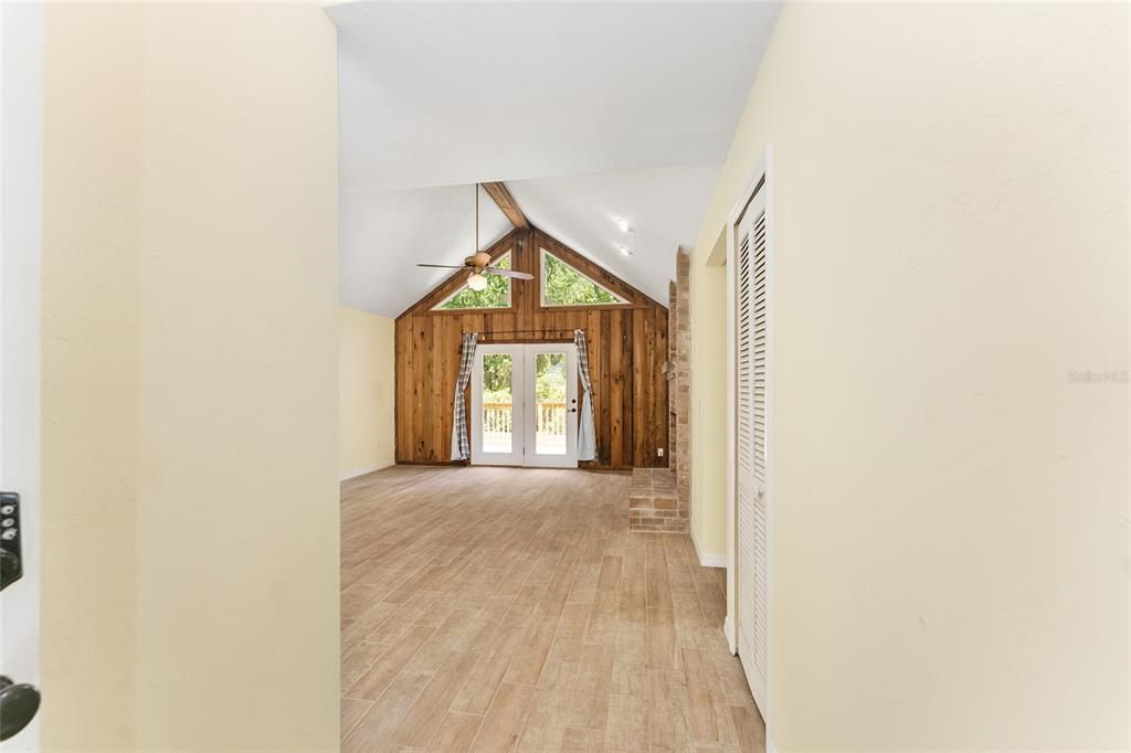 Active With Contract: $335,000 (3 beds, 2 baths, 1511 Square Feet)
