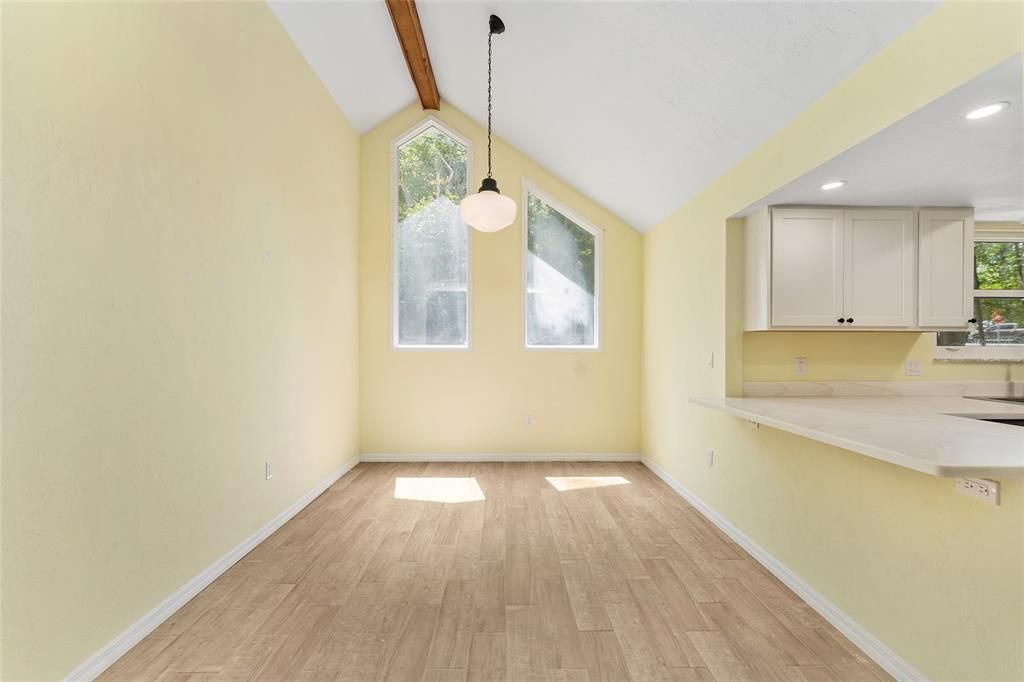 Active With Contract: $335,000 (3 beds, 2 baths, 1511 Square Feet)