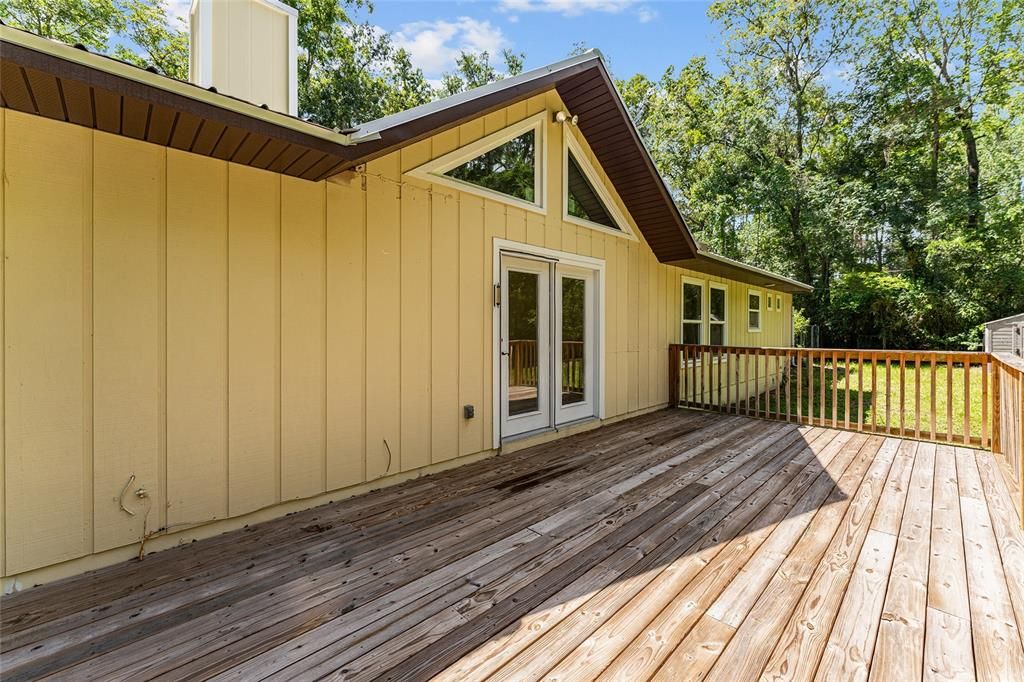 Active With Contract: $335,000 (3 beds, 2 baths, 1511 Square Feet)