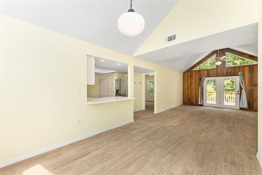Active With Contract: $335,000 (3 beds, 2 baths, 1511 Square Feet)