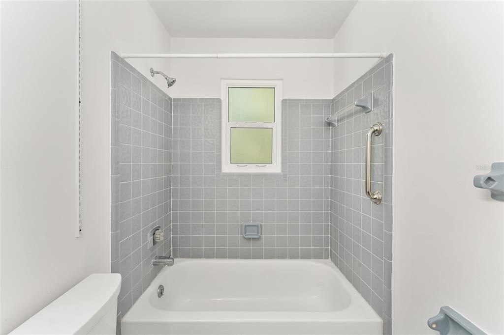 Active With Contract: $335,000 (3 beds, 2 baths, 1511 Square Feet)