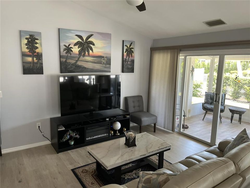 En Venta: $419,000 (3 camas, 2 baños, 1577 Pies cuadrados)