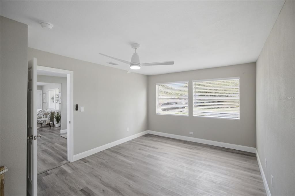 En Venta: $374,900 (3 camas, 2 baños, 1607 Pies cuadrados)