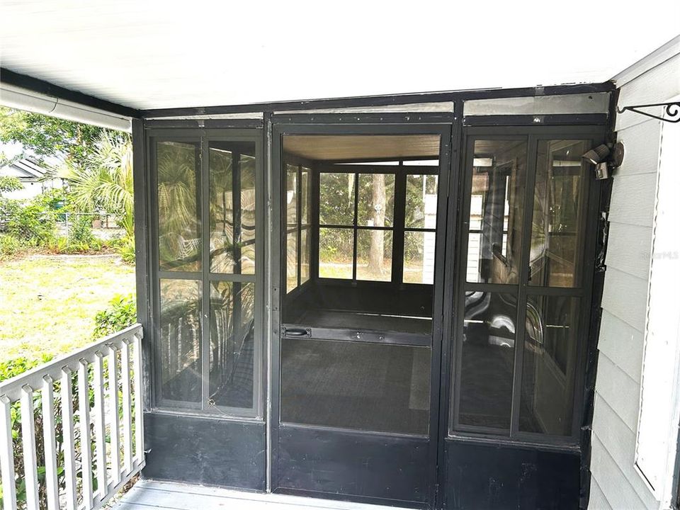 For Sale: $160,000 (2 beds, 2 baths, 960 Square Feet)