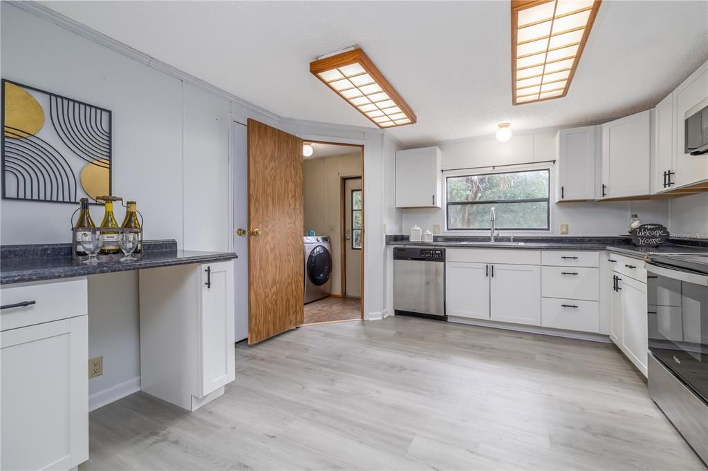 На продажу: $425,000 (3 спален, 2 ванн, 1588 Квадратных фут)