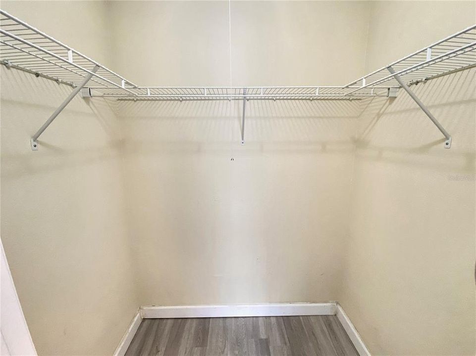 待售: $105,000 (1 贝兹, 1 浴室, 642 平方英尺)