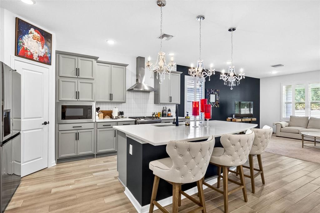 For Rent: $2,800 (2 beds, 2 baths, 2001 Square Feet)