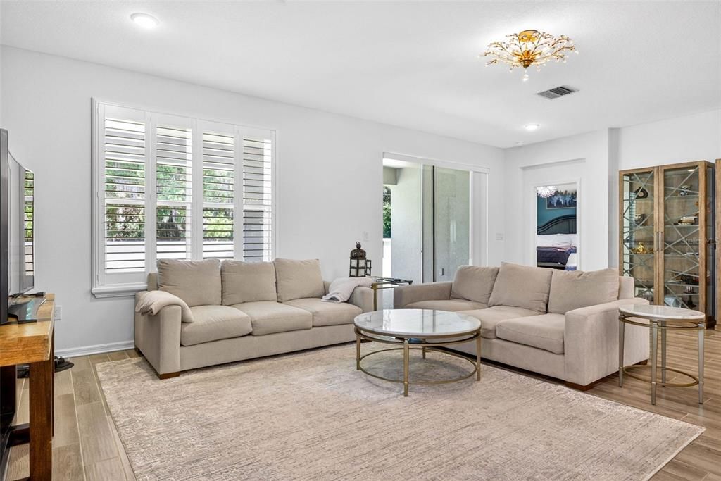For Rent: $2,800 (2 beds, 2 baths, 2001 Square Feet)