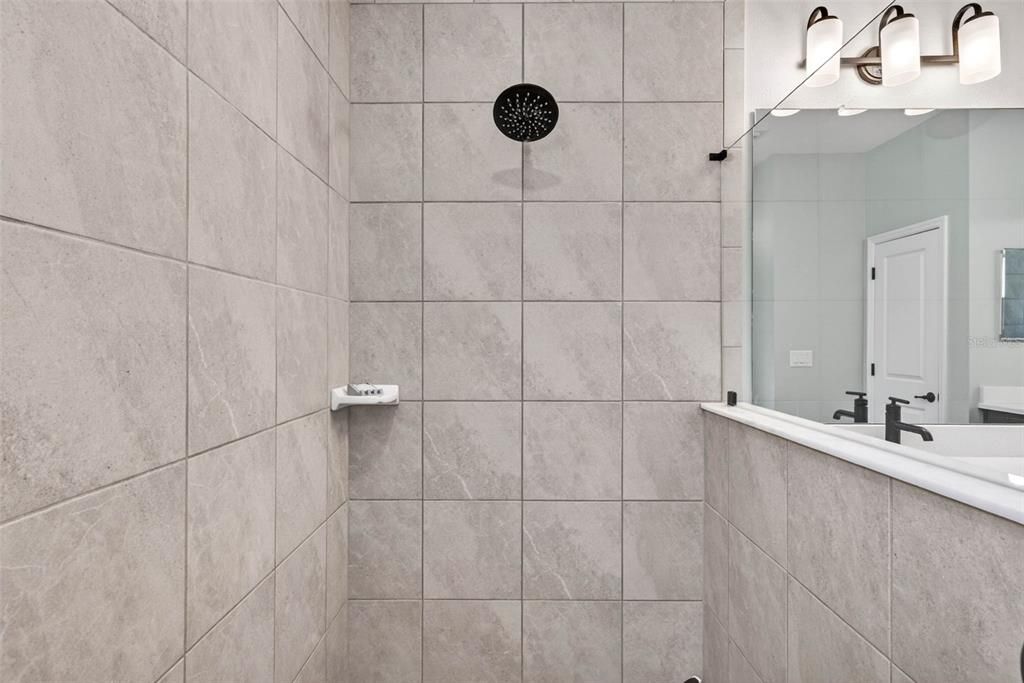 For Rent: $2,800 (2 beds, 2 baths, 2001 Square Feet)