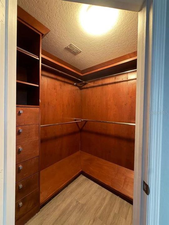 En Renta: $2,800 (4 camas, 3 baños, 2543 Pies cuadrados)