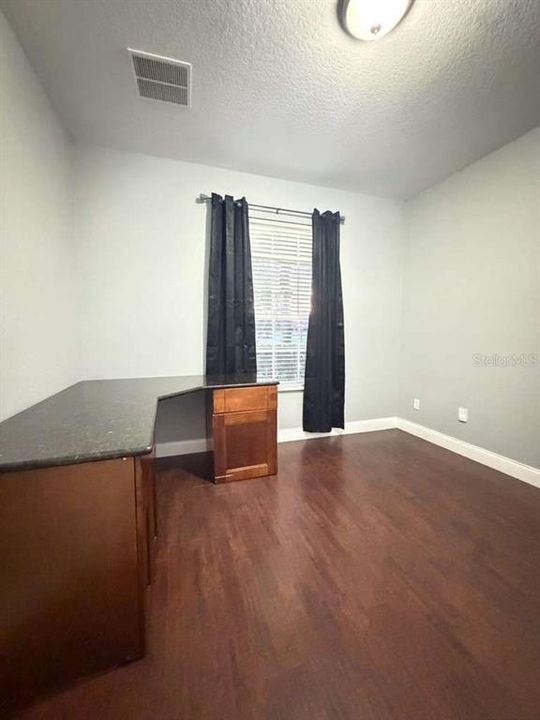 En Renta: $2,800 (4 camas, 3 baños, 2543 Pies cuadrados)