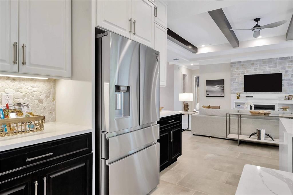 En Venta: $938,243 (3 camas, 3 baños, 3174 Pies cuadrados)