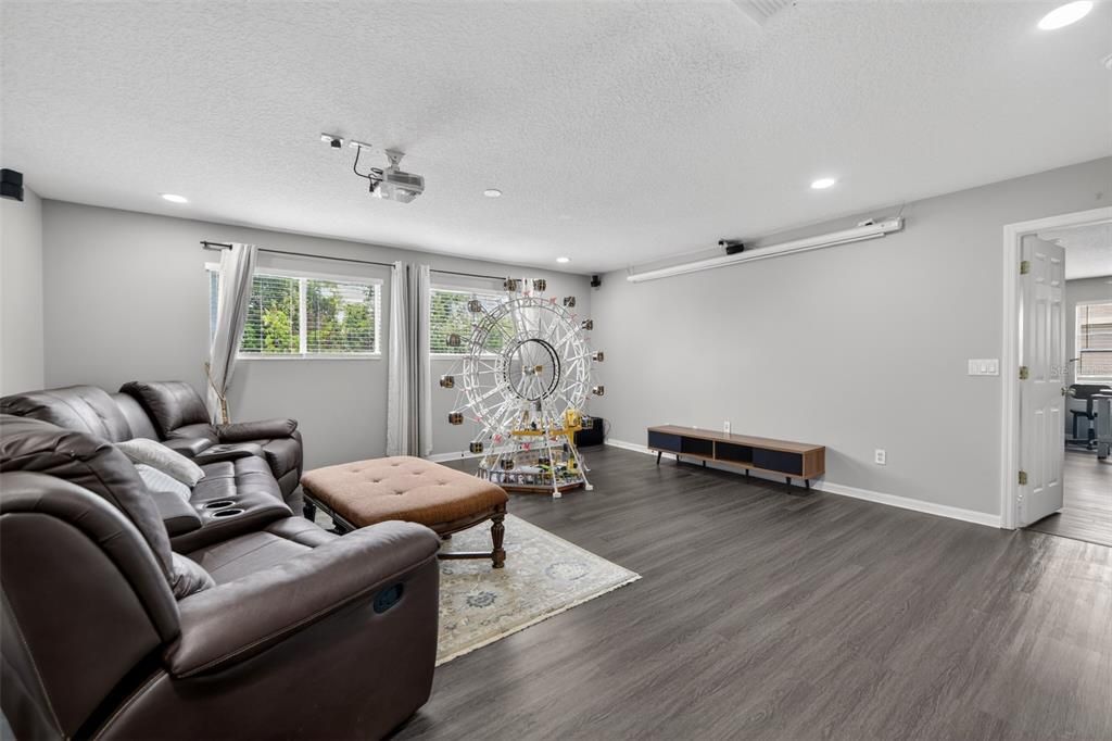 En Venta: $565,000 (5 camas, 3 baños, 3486 Pies cuadrados)