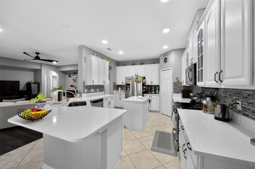En Venta: $565,000 (5 camas, 3 baños, 3486 Pies cuadrados)