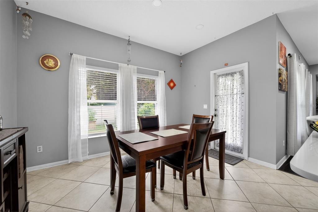 En Venta: $565,000 (5 camas, 3 baños, 3486 Pies cuadrados)