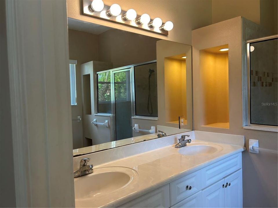 For Rent: $1,995 (3 beds, 2 baths, 1791 Square Feet)