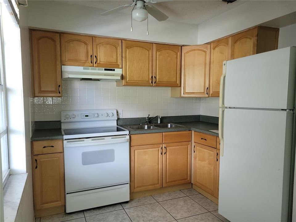 В аренду: $1,550 (2 спален, 2 ванн, 891 Квадратных фут)