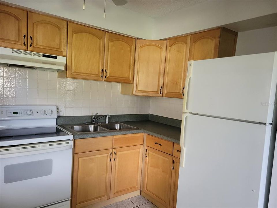 В аренду: $1,550 (2 спален, 2 ванн, 891 Квадратных фут)