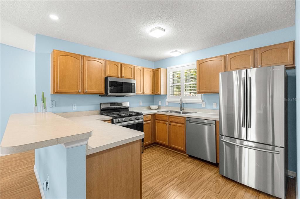 На продажу: $289,500 (2 спален, 2 ванн, 1142 Квадратных фут)