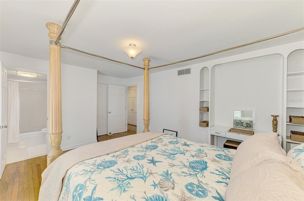 En Venta: $2,150,000 (4 camas, 3 baños, 3384 Pies cuadrados)