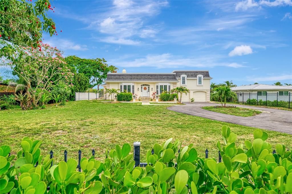 En Venta: $2,150,000 (4 camas, 3 baños, 3384 Pies cuadrados)