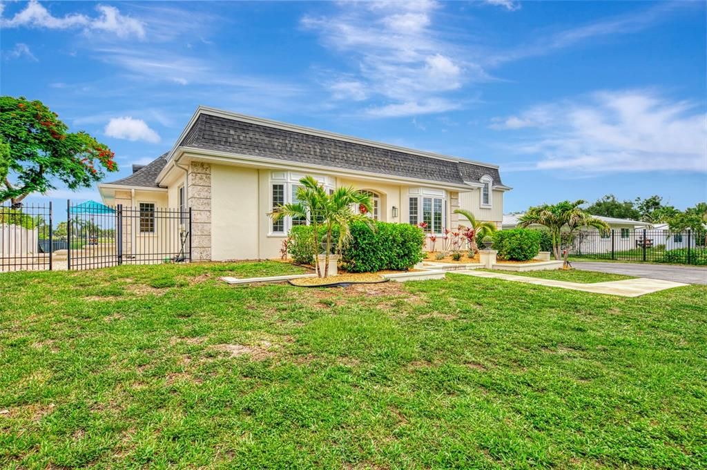 En Venta: $2,150,000 (4 camas, 3 baños, 3384 Pies cuadrados)