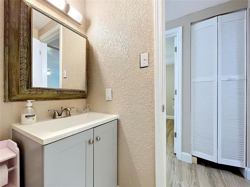 На продажу: $475,000 (2 спален, 2 ванн, 1611 Квадратных фут)