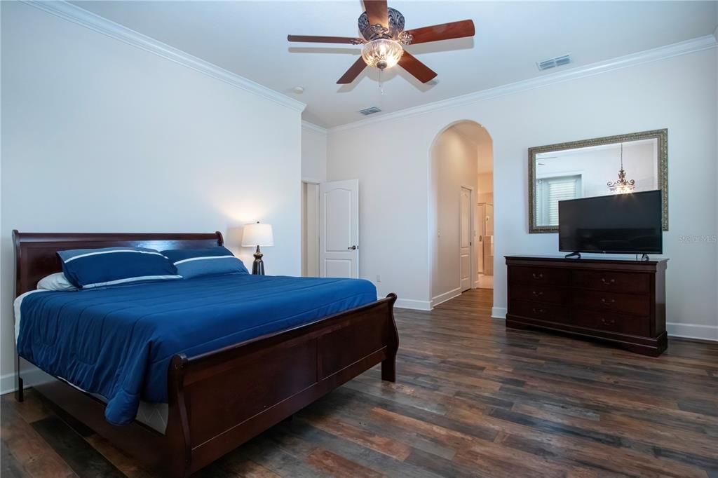 For Sale: $639,900 (3 beds, 2 baths, 2711 Square Feet)