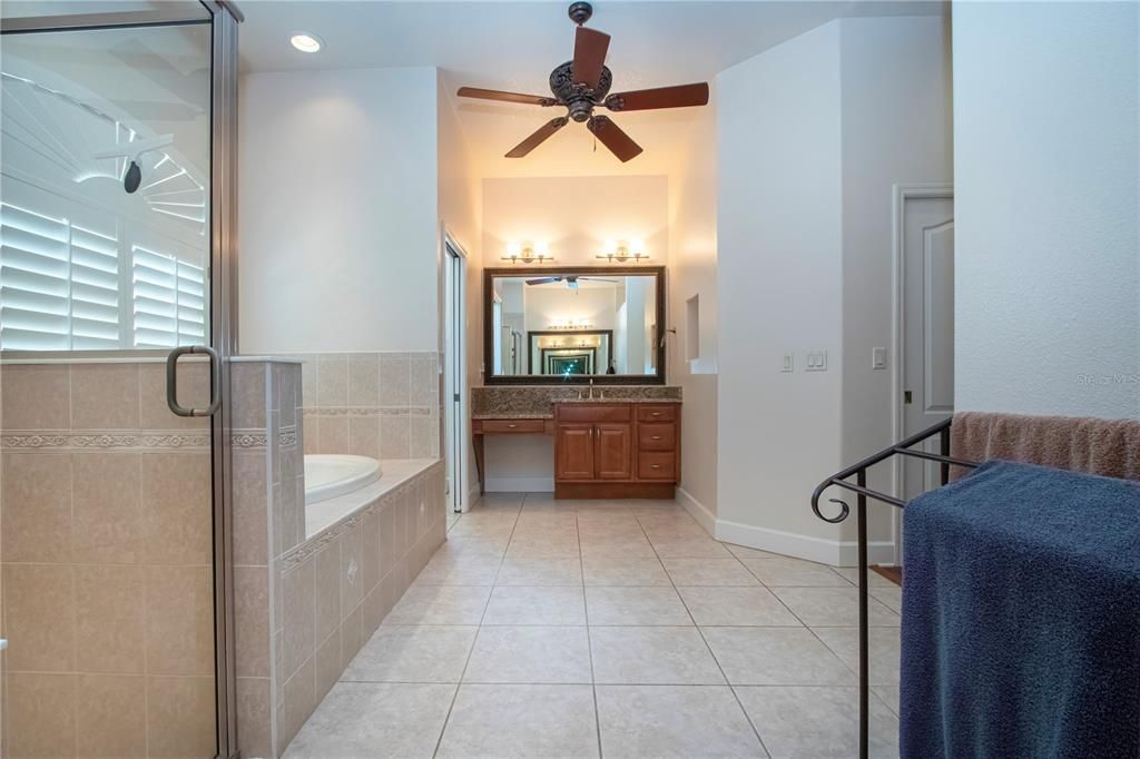 For Sale: $639,900 (3 beds, 2 baths, 2711 Square Feet)