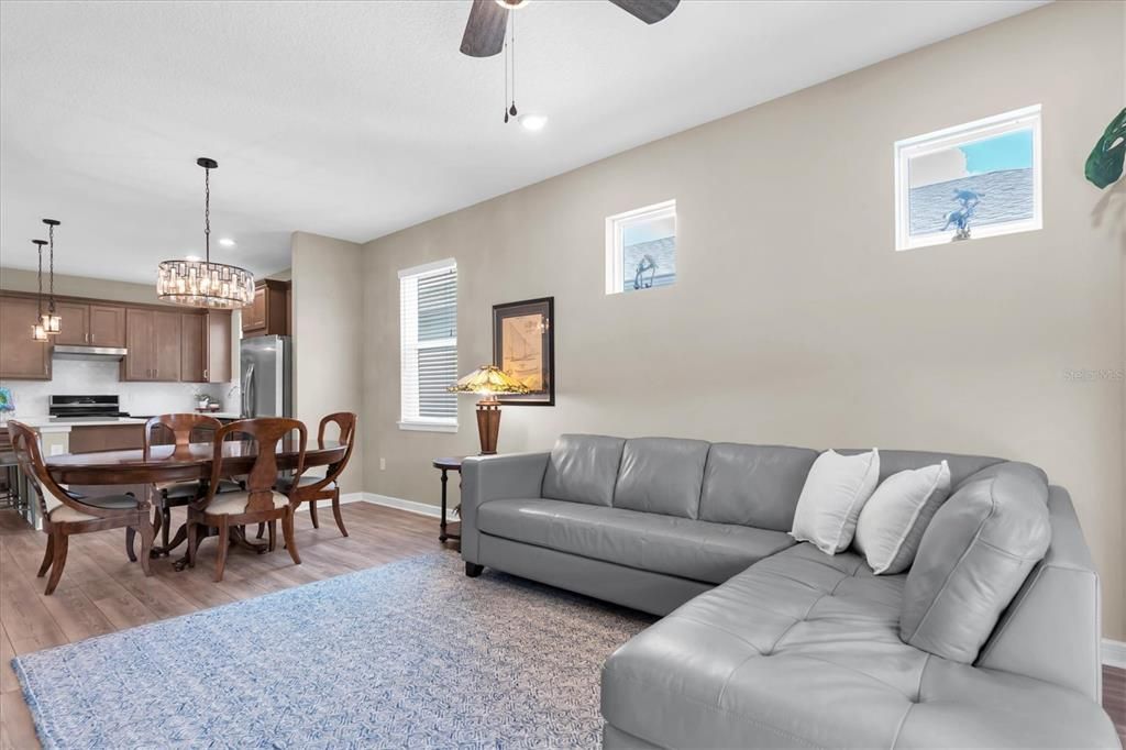 For Sale: $360,000 (2 beds, 2 baths, 1400 Square Feet)